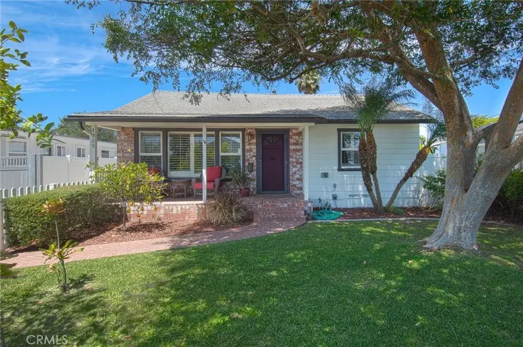 1925 Fullerton Avenue, Costa Mesa