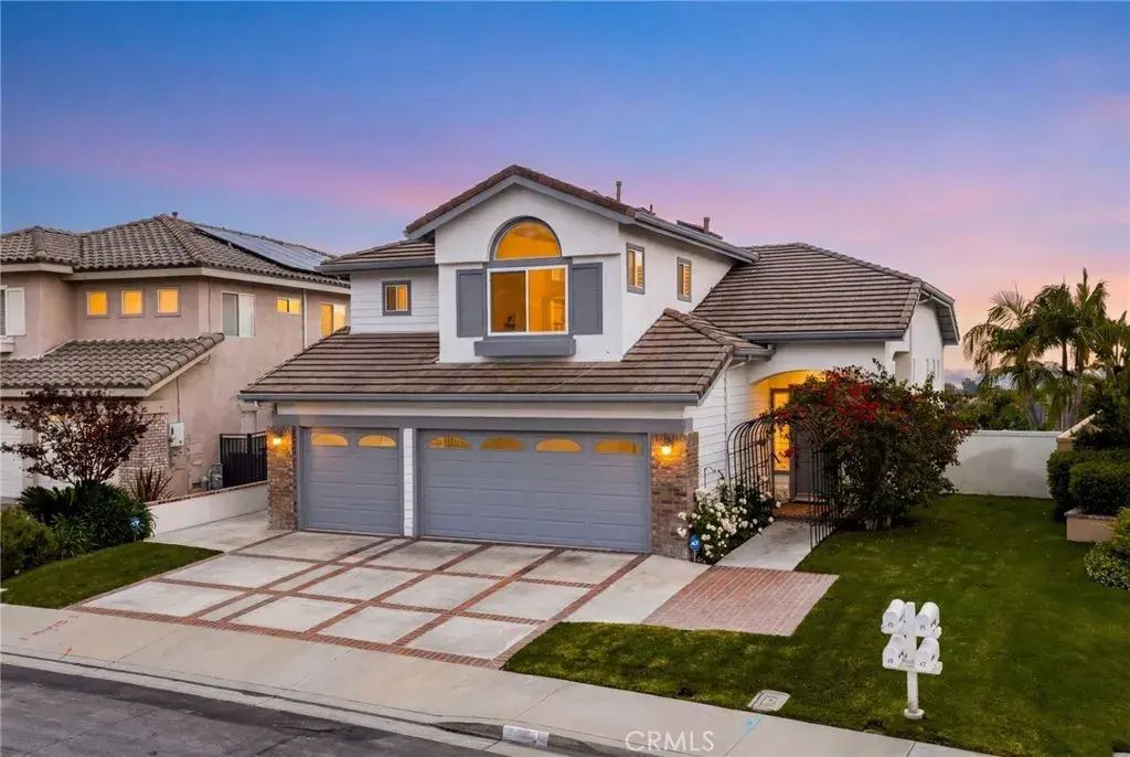51 La Perla, Lake Forest