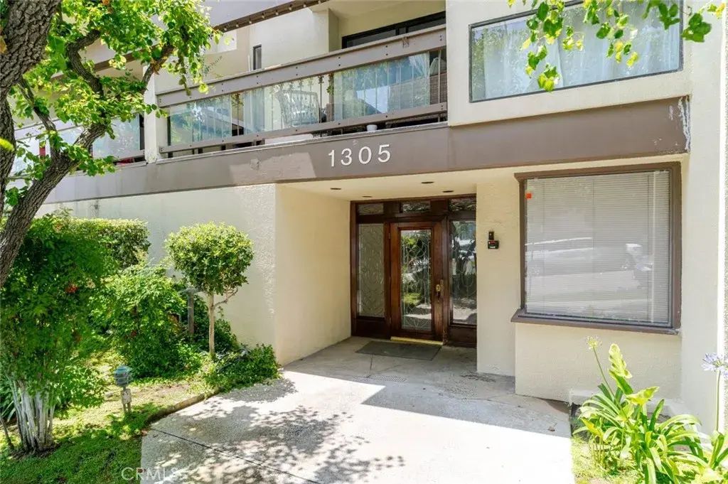 1305 N Columbus 208, Glendale