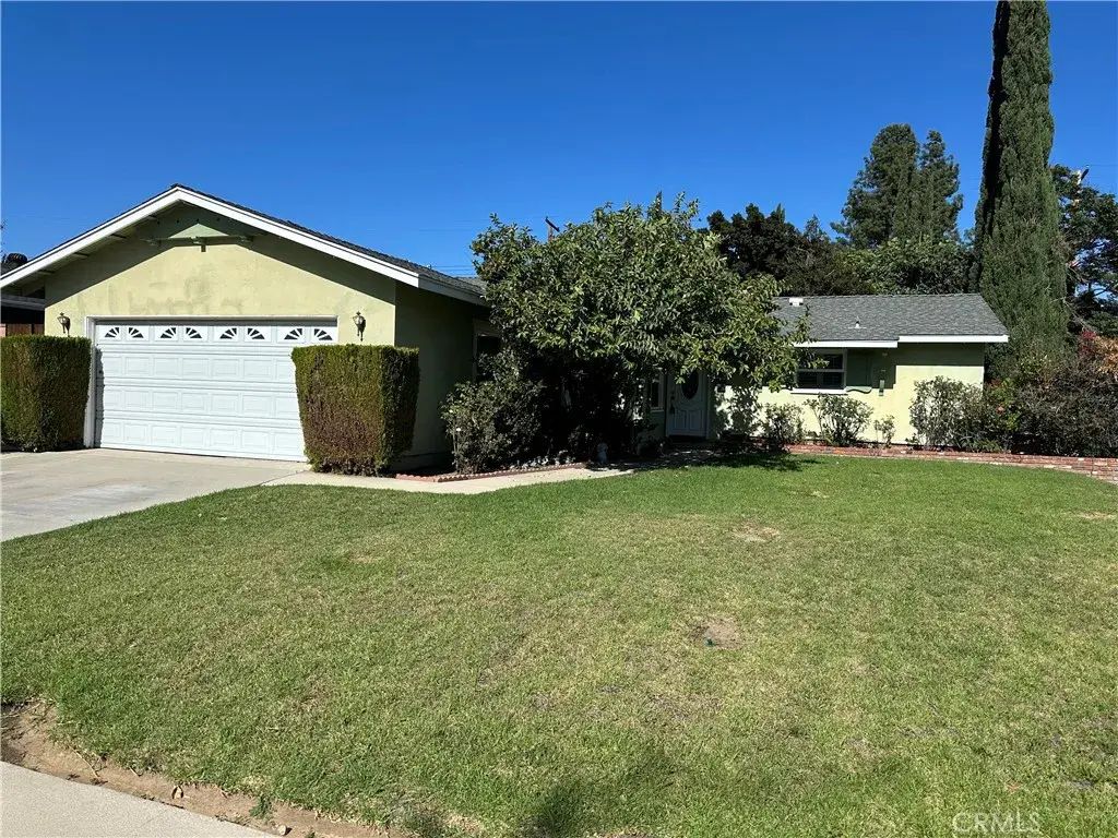 8000 Sale Avenue, West Hills