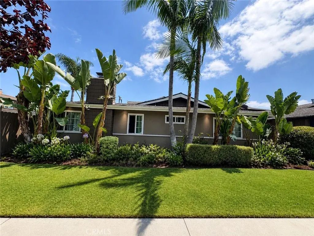 17102 Emerald D, Huntington Beach