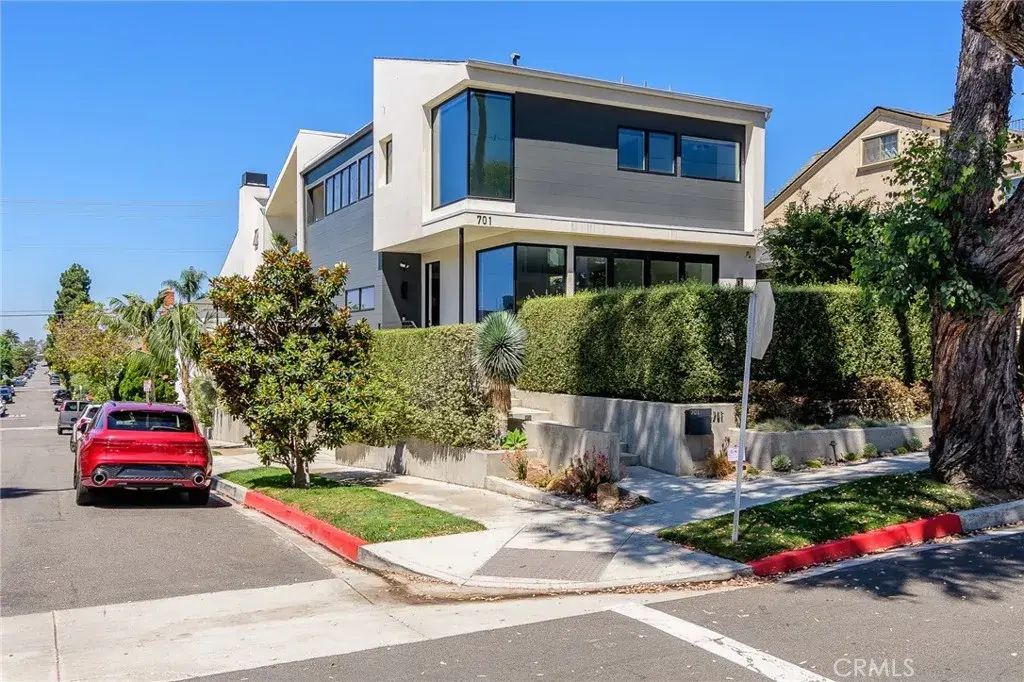 701 Poppy Avenue, Corona Del Mar