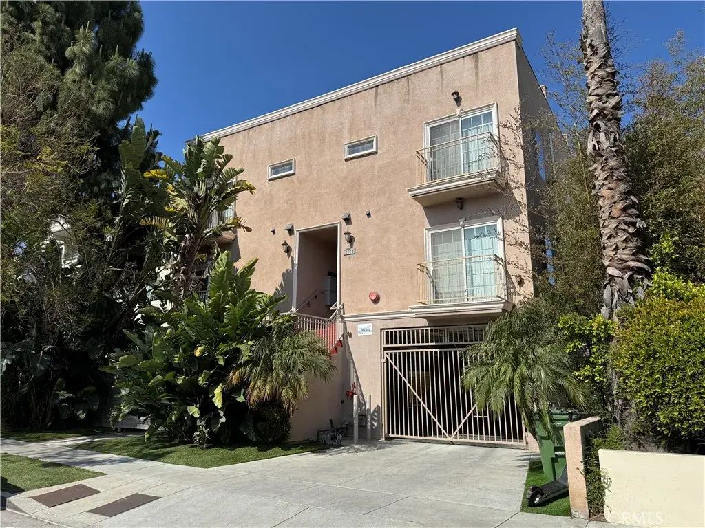 2440 Purdue Avenue 101, Los Angeles
