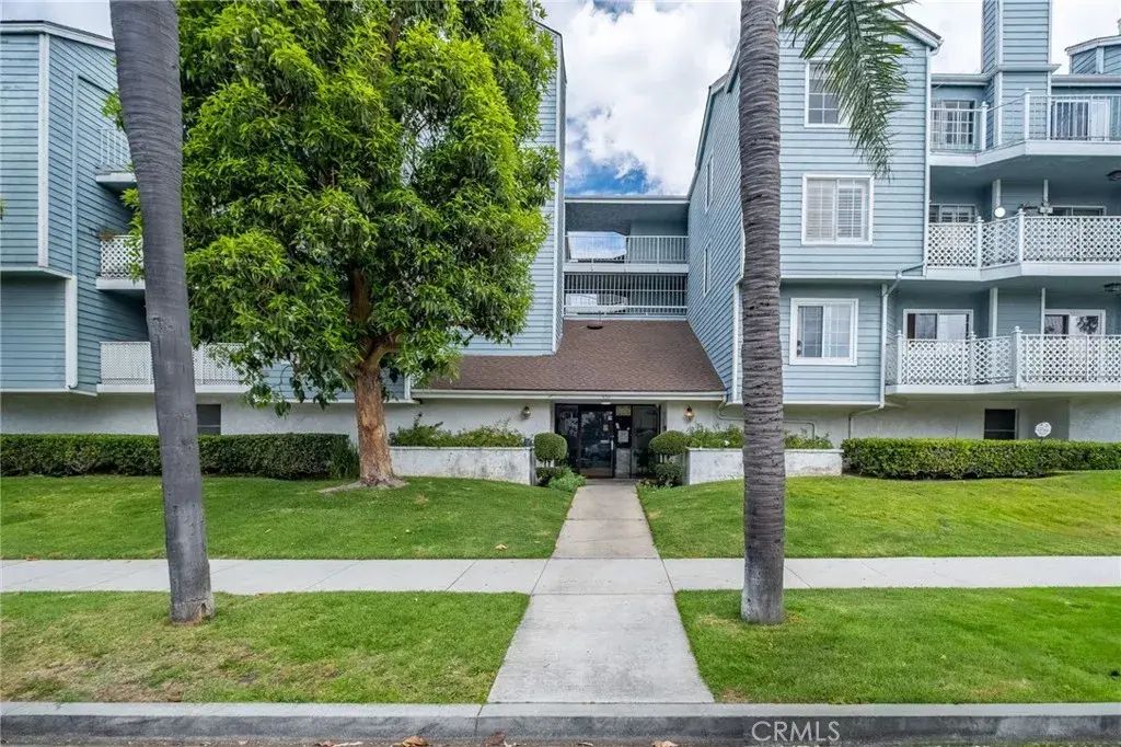 955 E 3rd 202, Long Beach