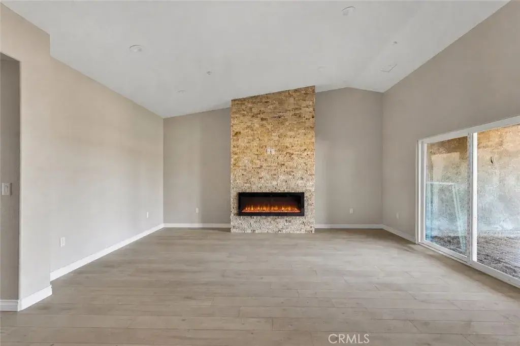 15045 Olive St, Hesperia