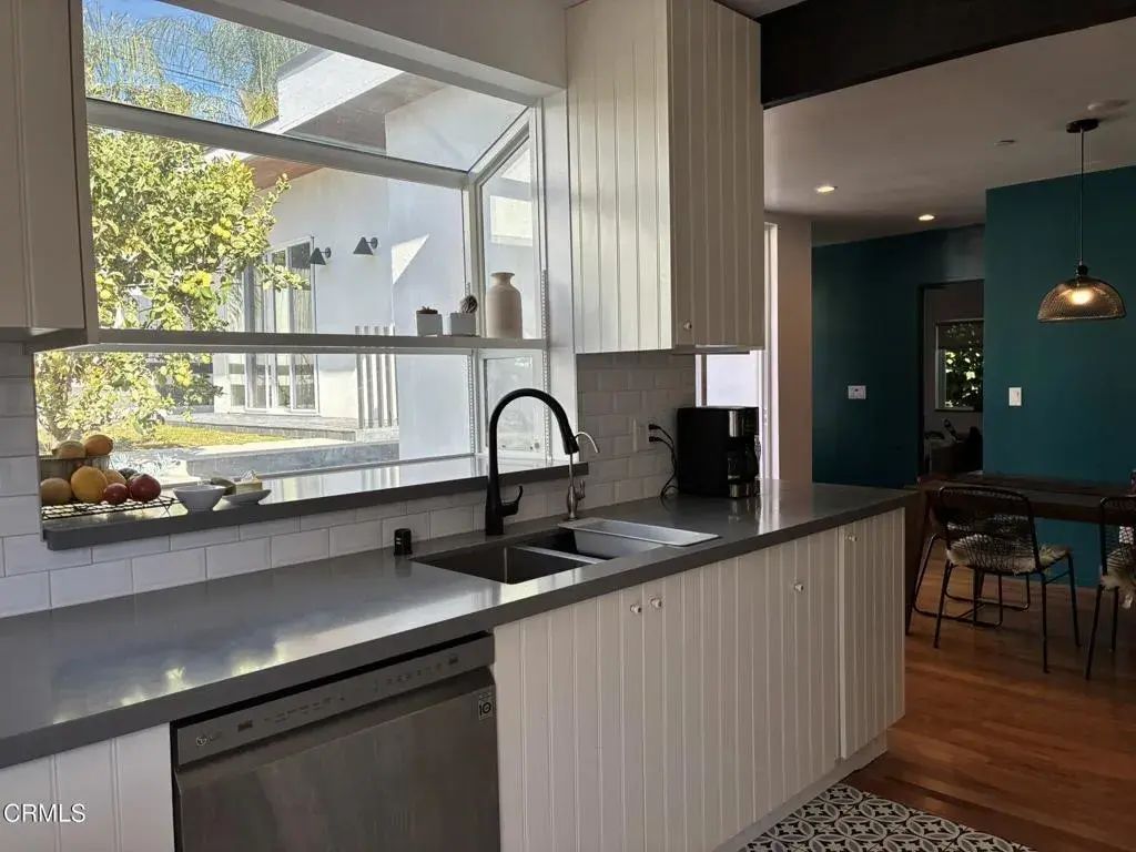 3447 Community Avenue, Glendale