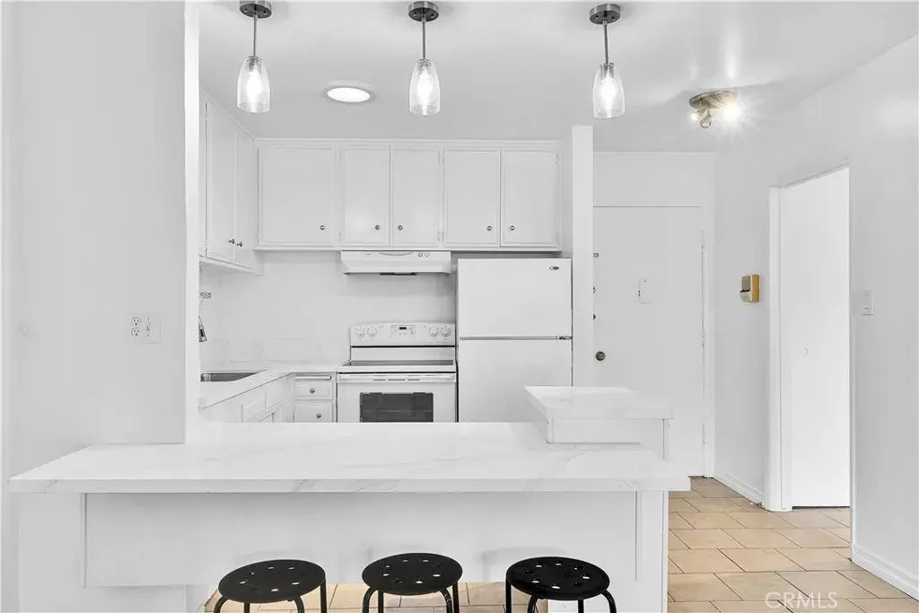 320 S Gramercy Place 302, Los Angeles