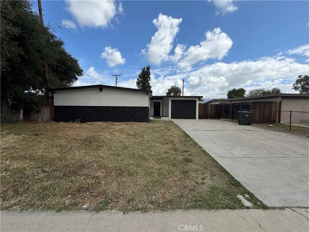 461 E Harrison Avenue, Pomona