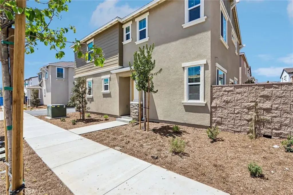 28256 Via Vendimia, Temecula