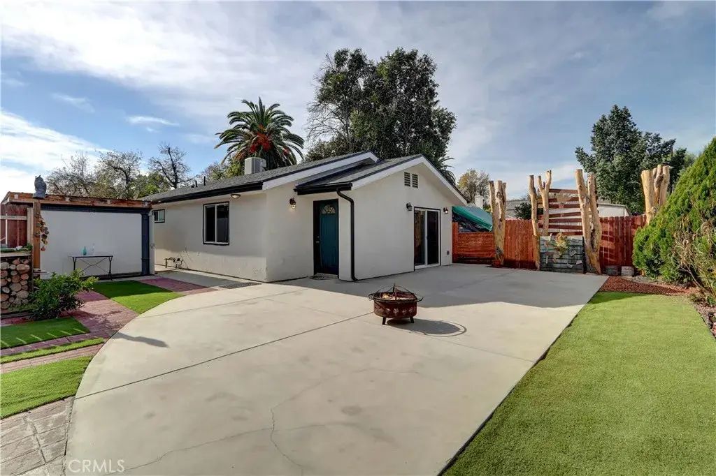 7441 Beckford Avenue 1/2, Reseda