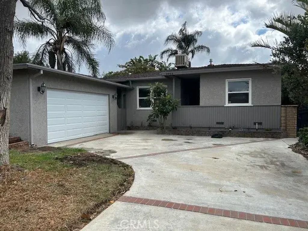 8959 Boxwood, Fontana