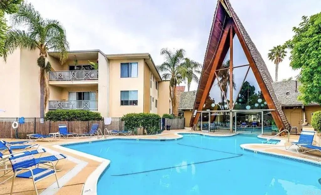 4444 Point Loma Boulevard 55, 