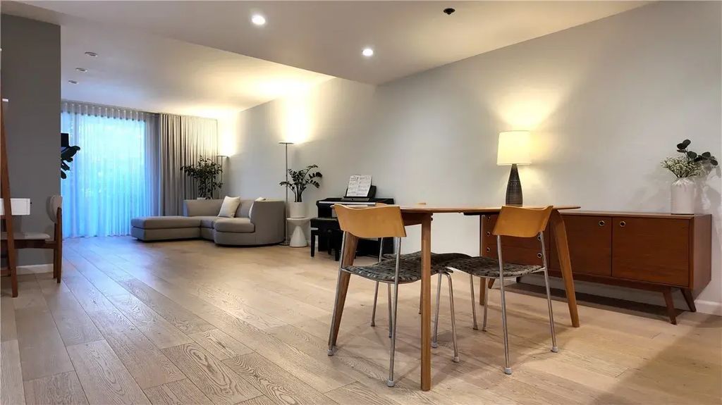 2910 Neilson Way 208, Santa Monica