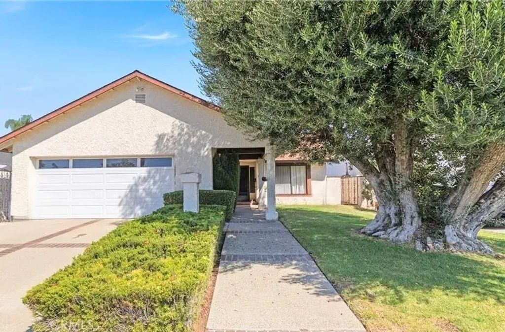 22561 Catania, Laguna Hills