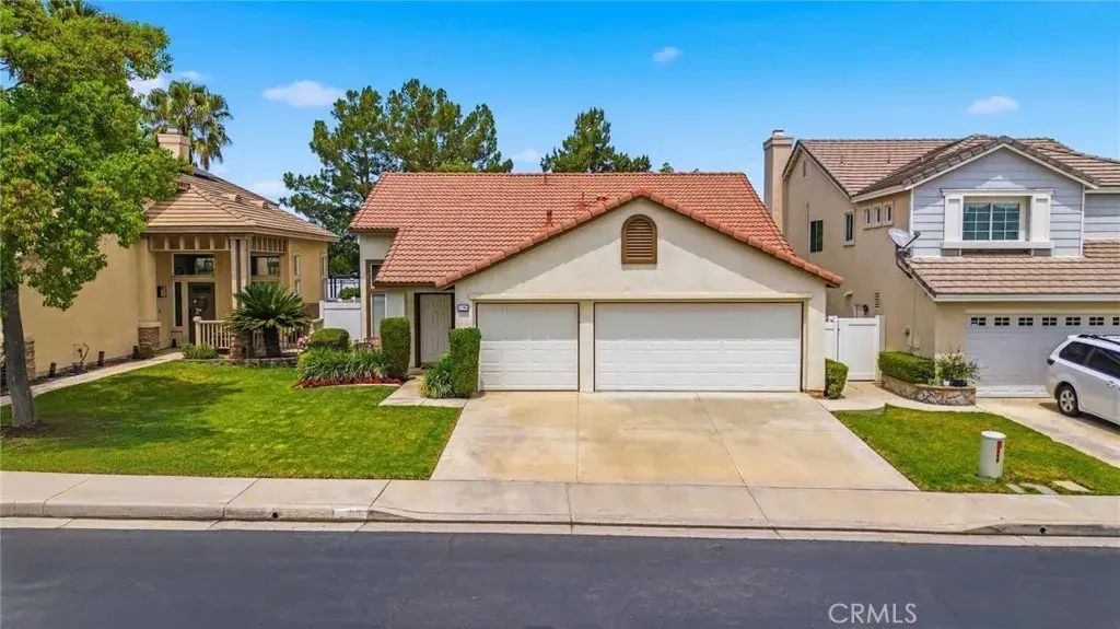 696 Avondale Drive, Corona