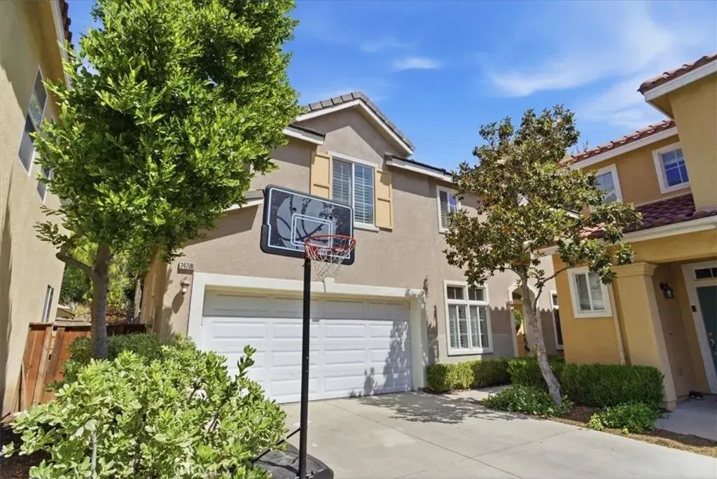 24706 Montevista Circle, Valencia