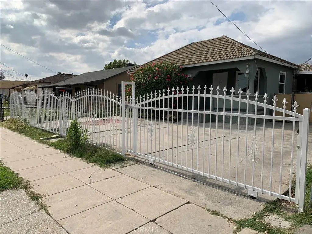1432 W 9th, San Bernardino