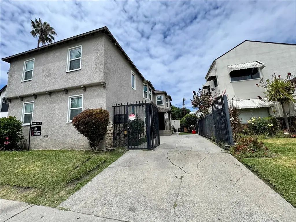 1919 W 54th, Los Angeles