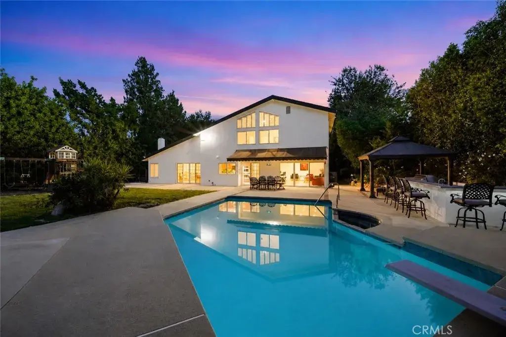 19581 Braewood, Tarzana