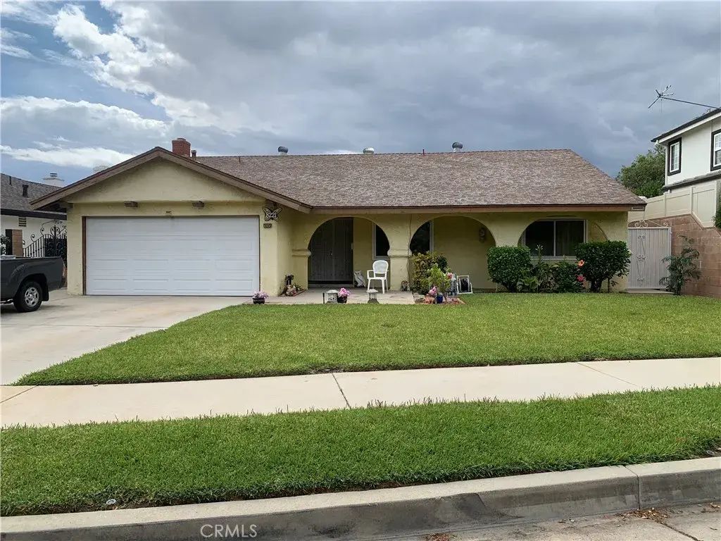 8221 Greenbush, Panorama City