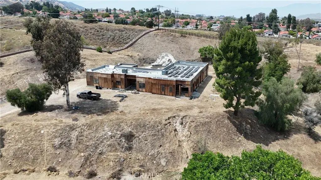 23299 Lawson, Corona