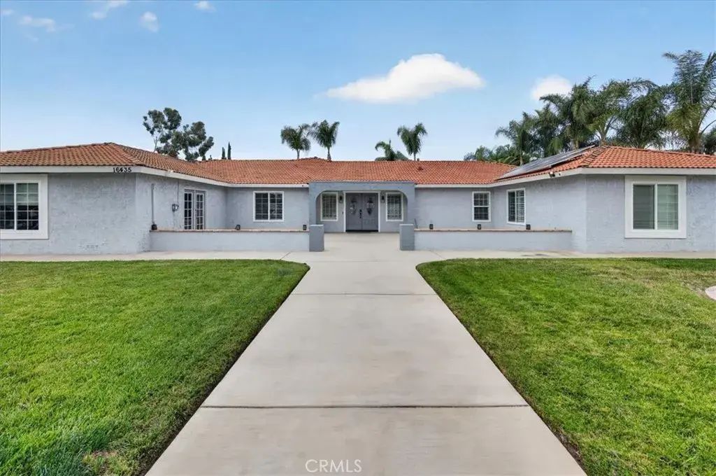 16435 Lois Lane, Riverside