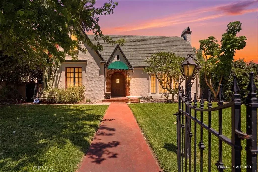 4579 University, Riverside