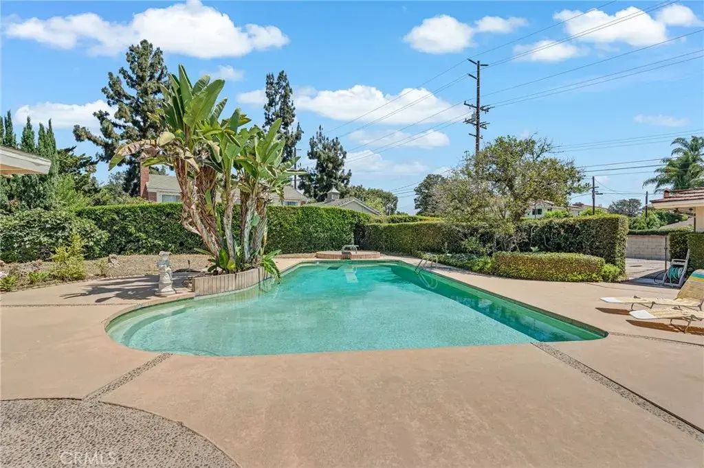 205 W Longden, Arcadia