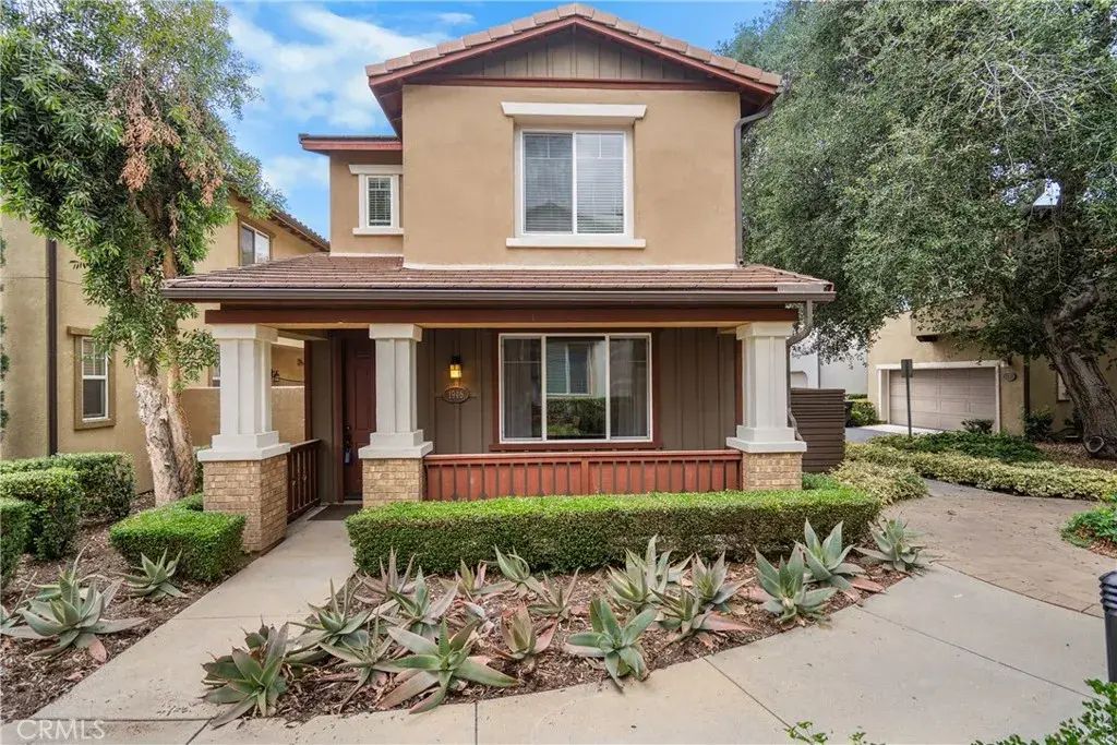 1946 Canopy, La Verne
