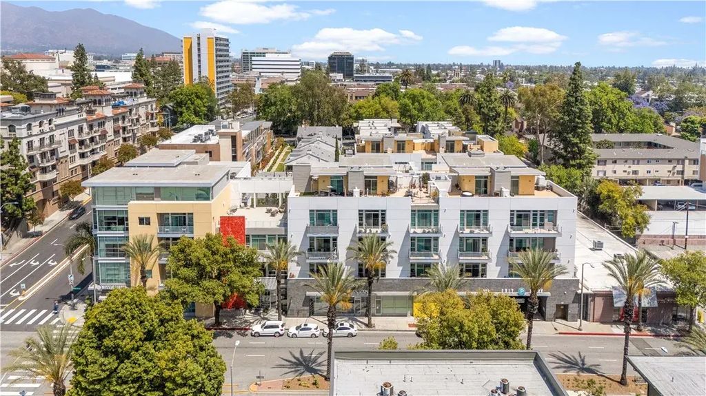 238 S Arroyo 203, Pasadena