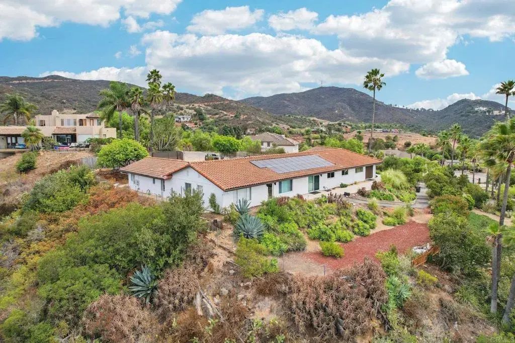 2068 Camino Culebra, Vista