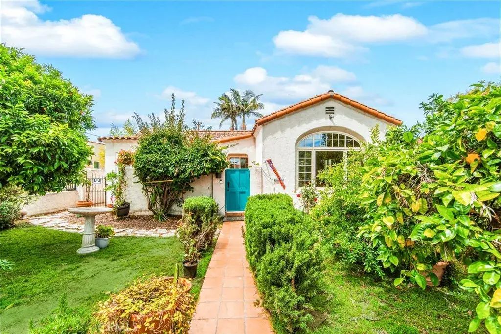 2835 Chestnut Avenue, Long Beach