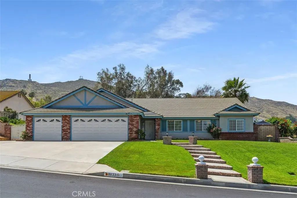 8033 Stonemist, Jurupa Valley