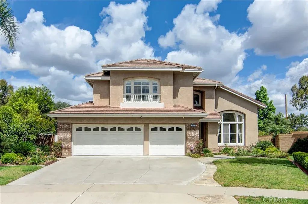425 Downey, Placentia