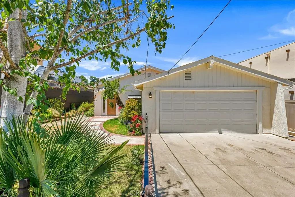 221 Acacia Lane, Newbury Park