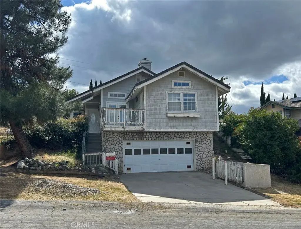 15134 Barcroft, Lake Elizabeth