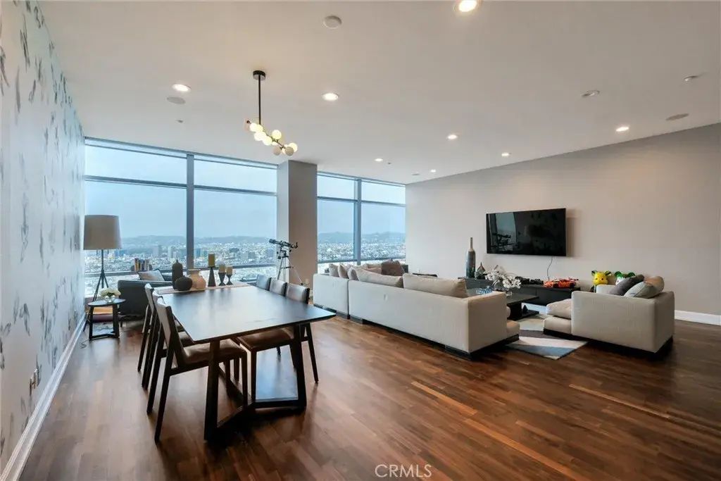 900 W Olympic Boulevard 45f, Los Angeles