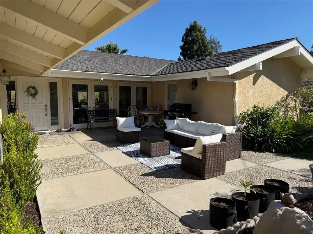24 Pony Lane, Rolling Hills Estates
