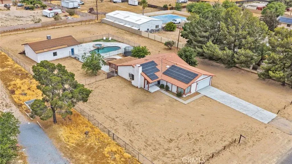 14798 Dos Palmas Road, Victorville