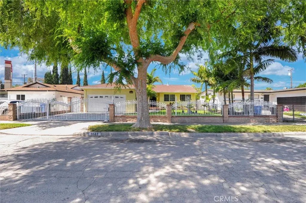 1887 Waters Avenue, Pomona