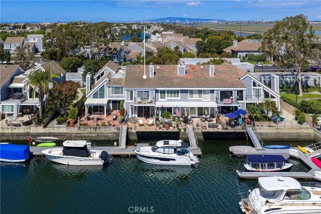 16068 Bonaire, Huntington Beach