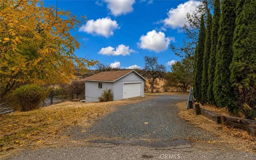 14476 Buena Vista Court, La Grange