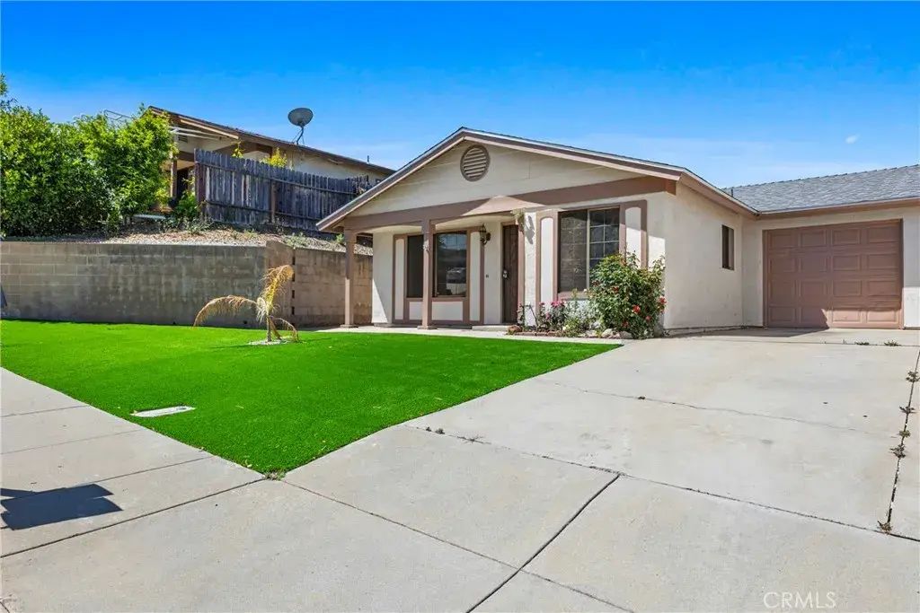 28275 Los Cielos, Menifee