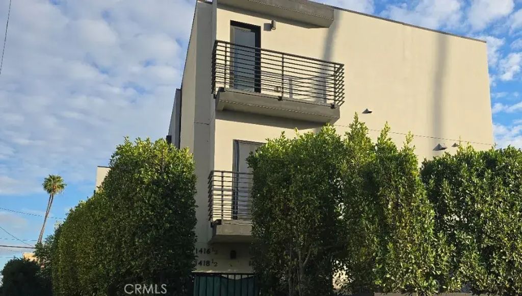 1416 S Cloverdale, Los Angeles