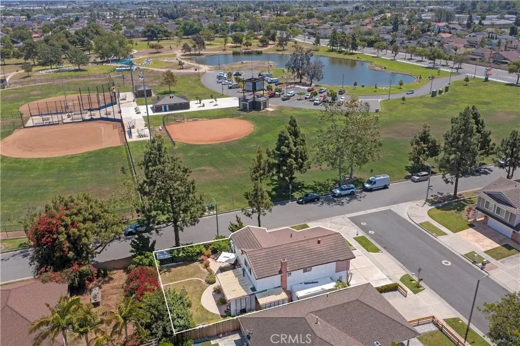 2001 W San Lorenzo, Santa Ana