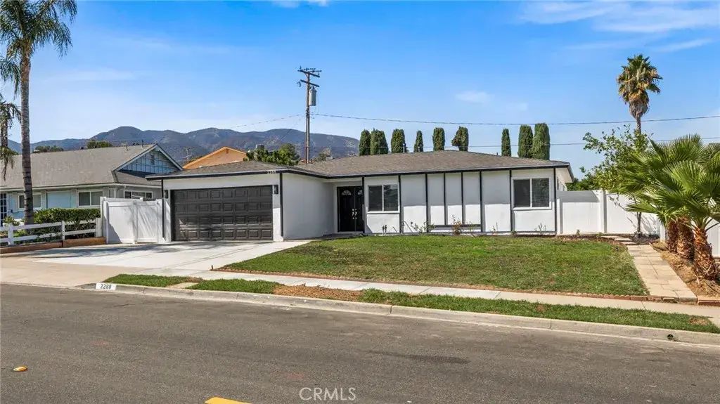 2288 Avenida Del Vista, Corona