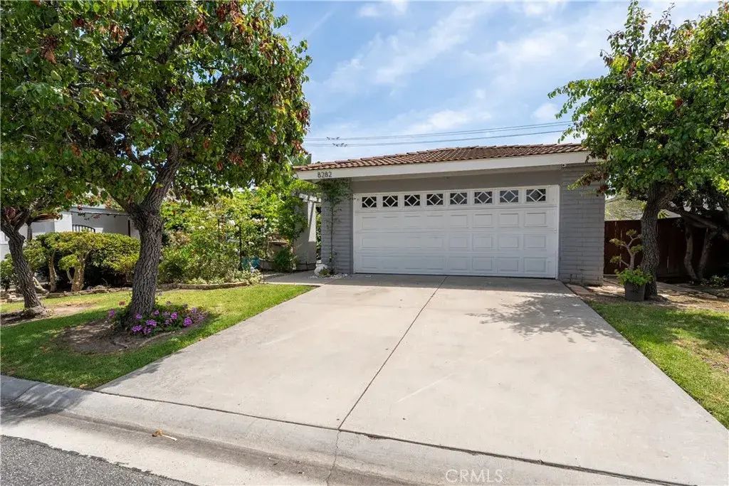 8282 Delfino Circle, Huntington Beach