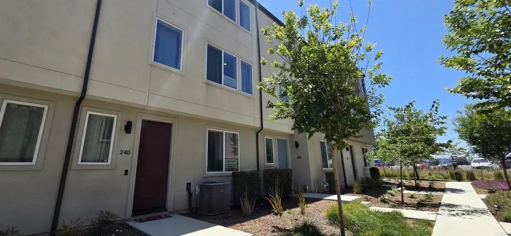 5280 Beachfront 240, 