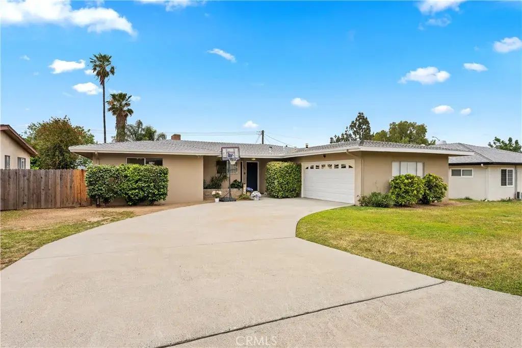 3400 W Nicolet, Banning