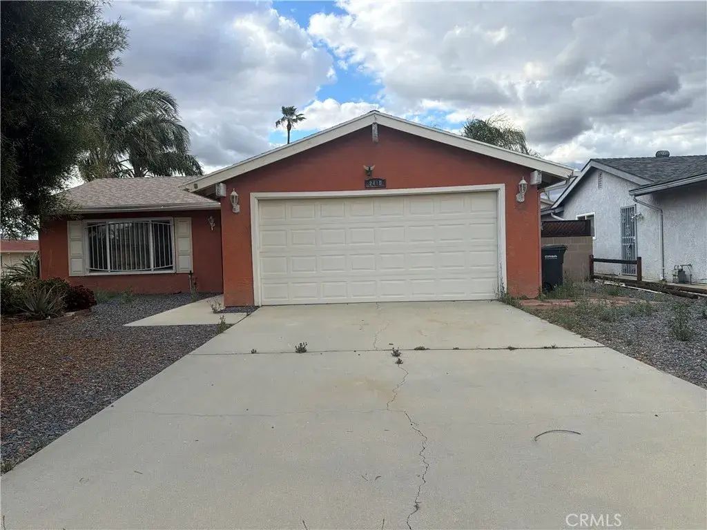 2410 El Toro, Hemet